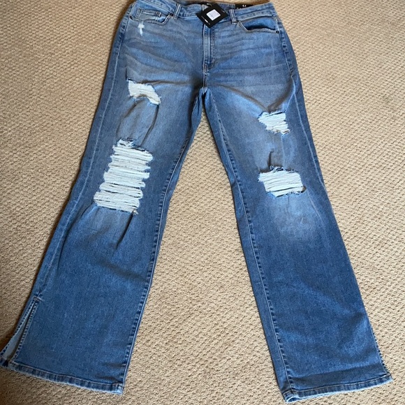 Fashion Nova killing Em softly distressed side split jeans - Picture 5 of 6